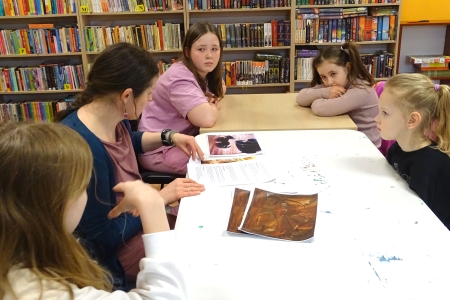 Futuryzm w Bibliotece Gminnej w Kątach